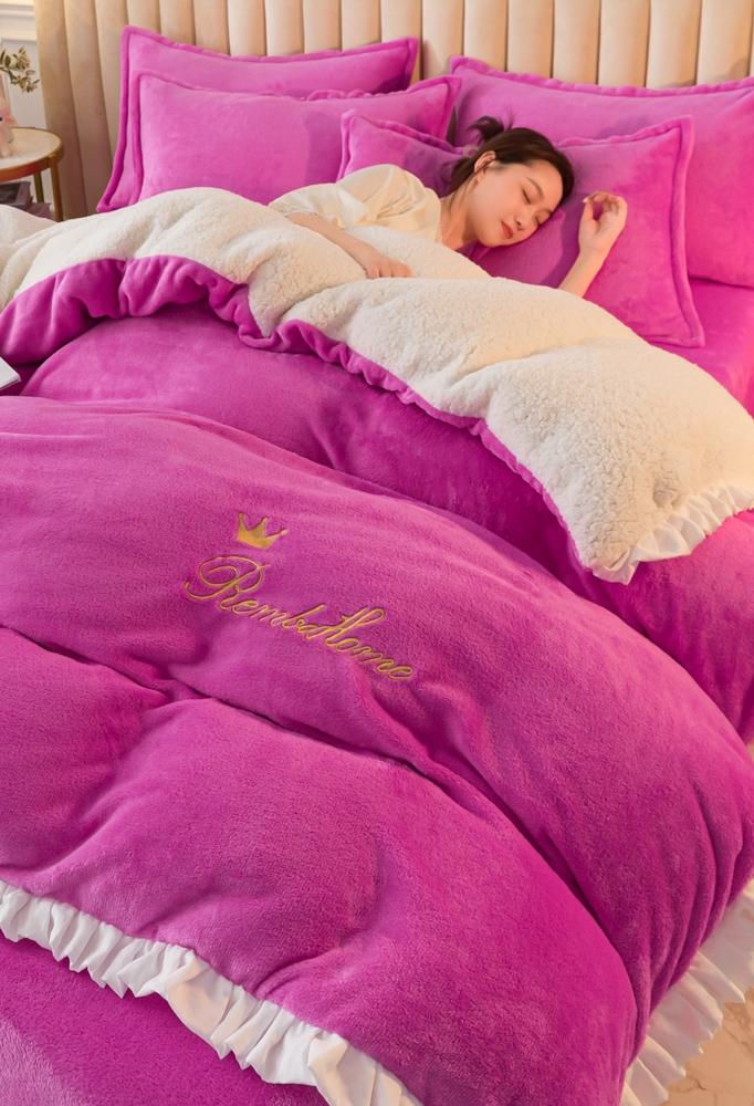 91家纺网 家纺一手货源 找家纺 简爱家纺 2025年韩版花边法莱绒羊羔绒四件套-回忆-玫红