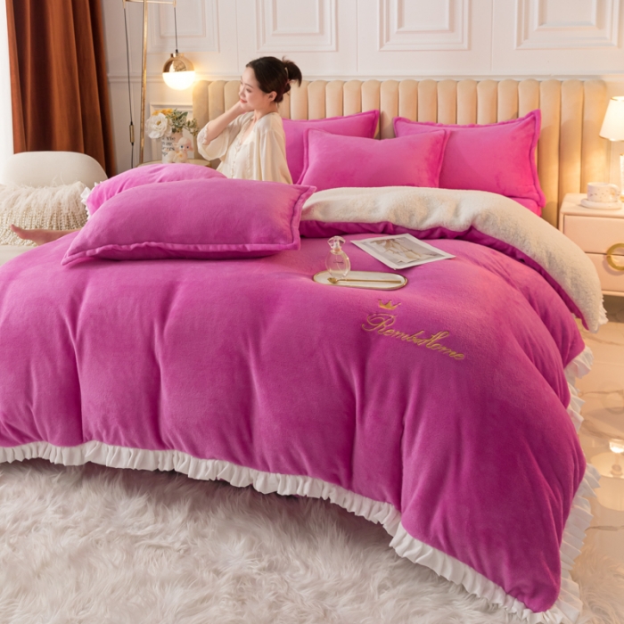 91家纺网 家纺一手货源 找家纺 简爱家纺 2025年韩版花边法莱绒羊羔绒四件套-回忆-玫红