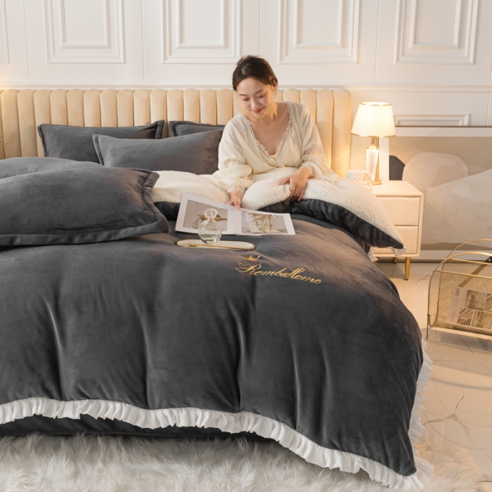 91家纺网 家纺一手货源 找家纺 简爱家纺 2025年韩版花边法莱绒羊羔绒四件套-回忆-深灰