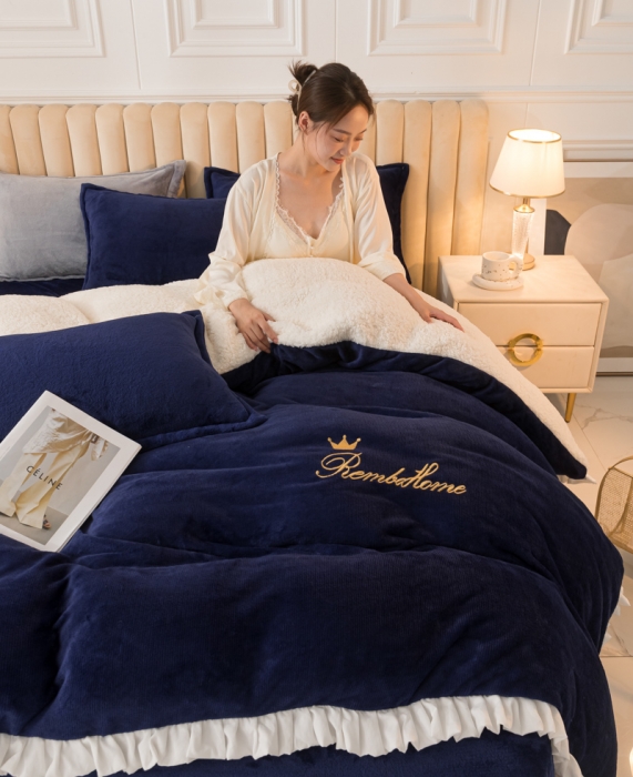 91家纺网 家纺一手货源 找家纺 简爱家纺 2025年韩版花边法莱绒羊羔绒四件套-回忆-藏青