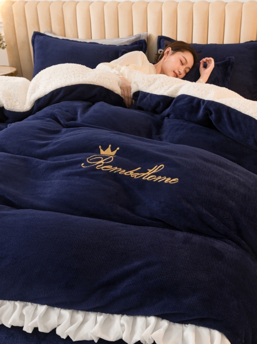 91家纺网 家纺一手货源 找家纺 简爱家纺 2025年韩版花边法莱绒羊羔绒四件套-回忆-藏青