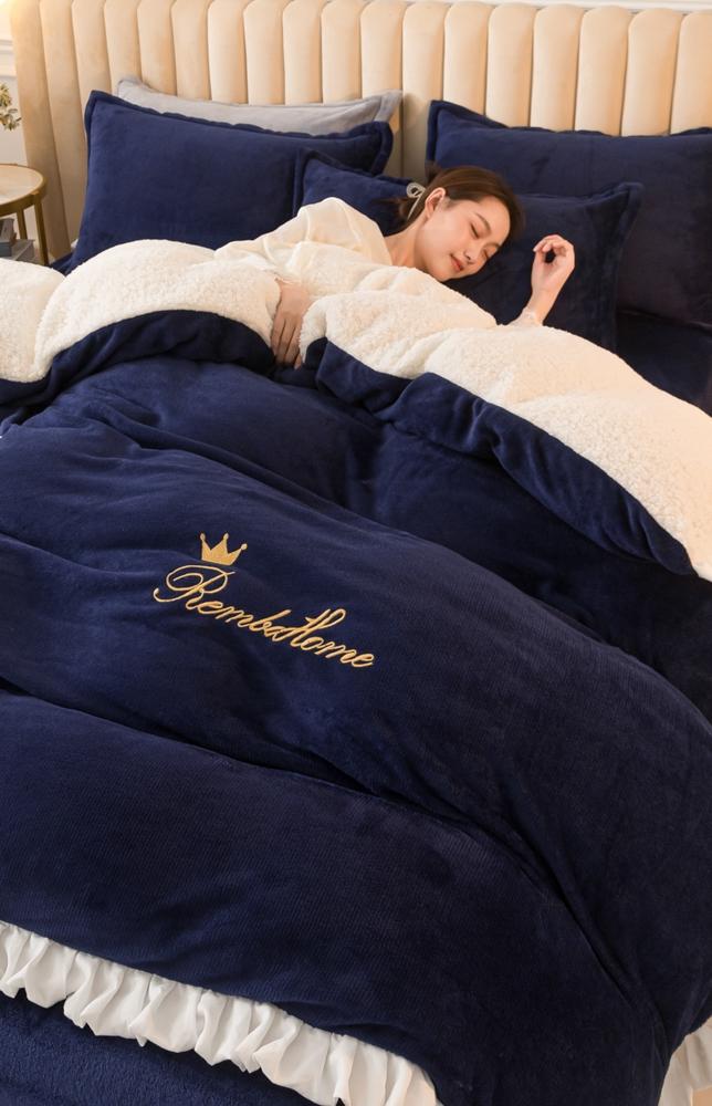 91家纺网 家纺一手货源 找家纺 简爱家纺 2025年韩版花边法莱绒羊羔绒四件套-回忆-藏青