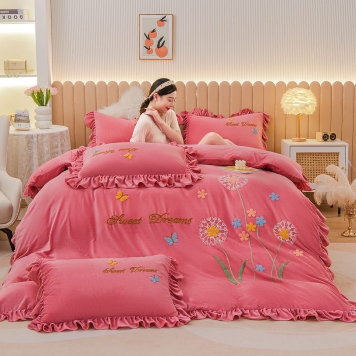 91家纺网 家纺一手货源 找家纺 唐人居2025新款宝宝绒毛巾绣花边四件套- 蒲公英之恋-豆沙