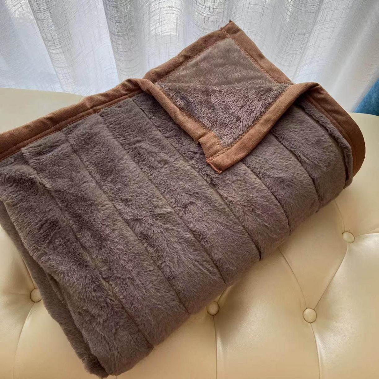 91家纺网 家纺一手货源 找家纺 卡奥家纺 仿兔毛双层毛毯A面仿兔毛B面PV绒十条起批 深咖