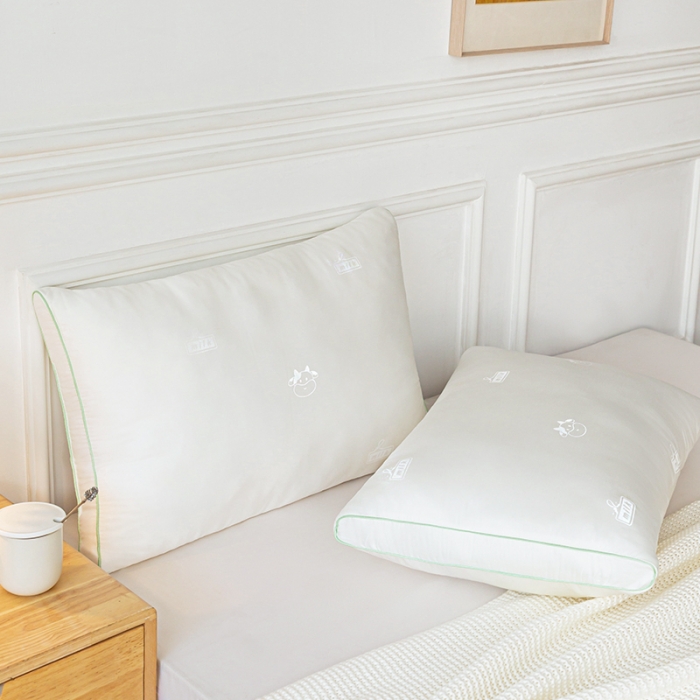 91家纺网 家纺一手货源 找家纺 （总）多点家居 2022新款牛抱抱抗菌枕