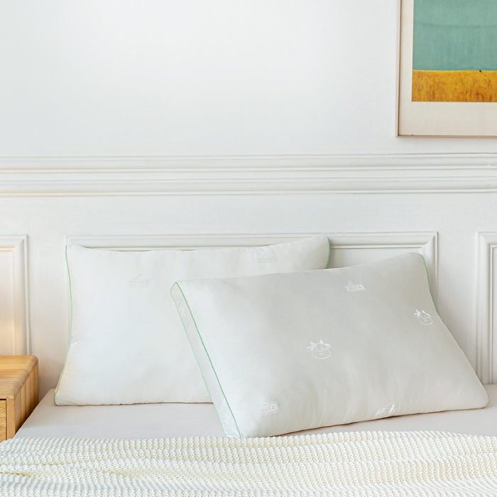 91家纺网 家纺一手货源 找家纺 （总）多点家居 2022新款牛抱抱抗菌枕