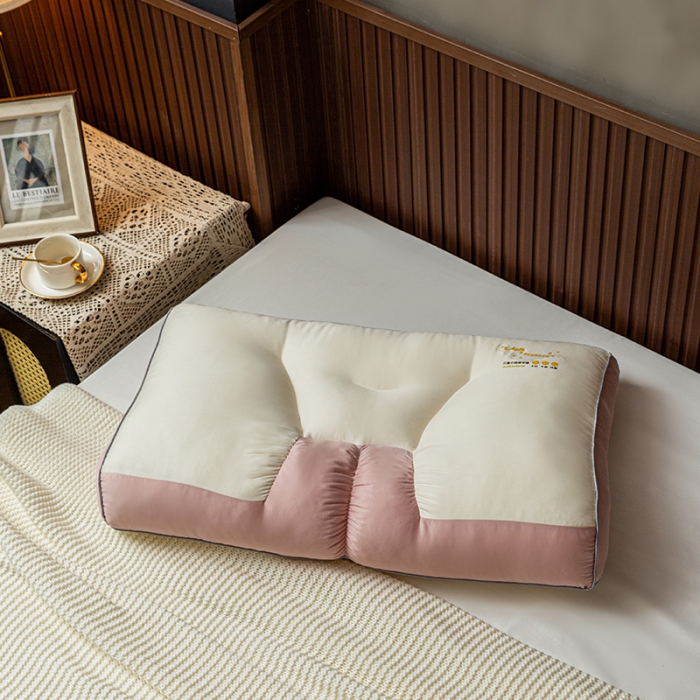 91家纺网 家纺一手货源 找家纺 多点家居  2022新款牛豆豆枕 粉