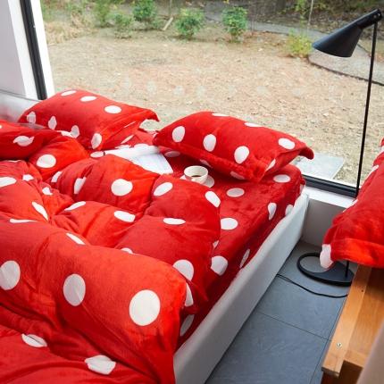 91家纺网 家纺一手货源 找家纺 （总）艾佳 2025新款牛奶绒金典黑白四件套 风格一