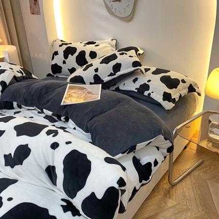 91家纺网 家纺一手货源 找家纺 （总）艾佳 2025新款牛奶绒金典黑白四件套 风格一