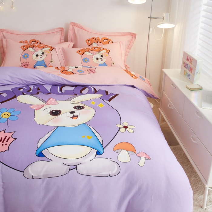 91家纺网 家纺一手货源 找家纺 金纱玉纺2022新款全棉生态大版磨毛四件套邻家兔-紫