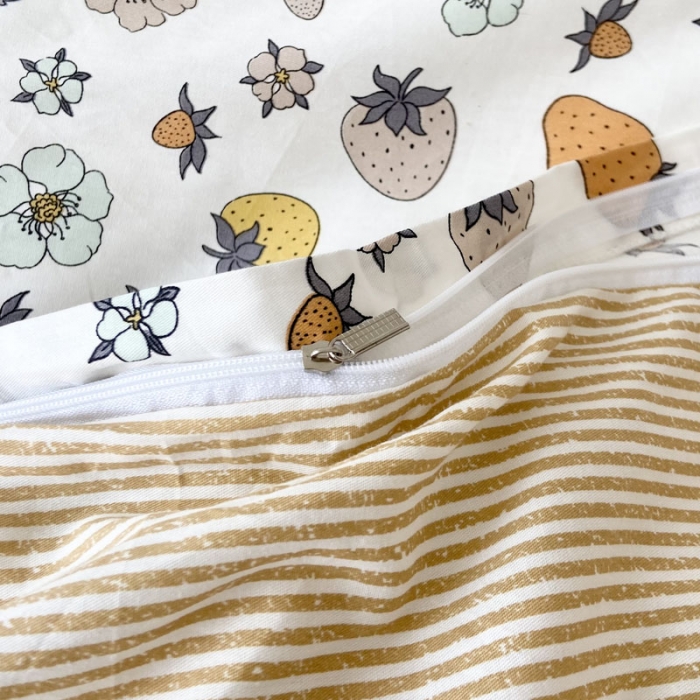 91家纺网 家纺一手货源 找家纺 梦家居 2022新款小清新系列全棉四件套 草莓物语