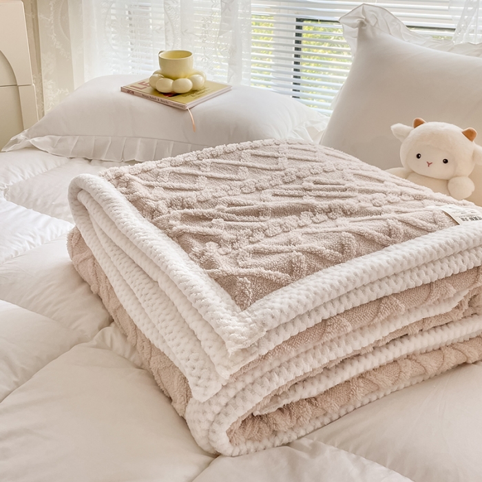 91家纺网 家纺一手货源 找家纺 安哆啦 2022新款塔芙绒提花剪花羊羔绒双面复合毛毯毯子 卡其