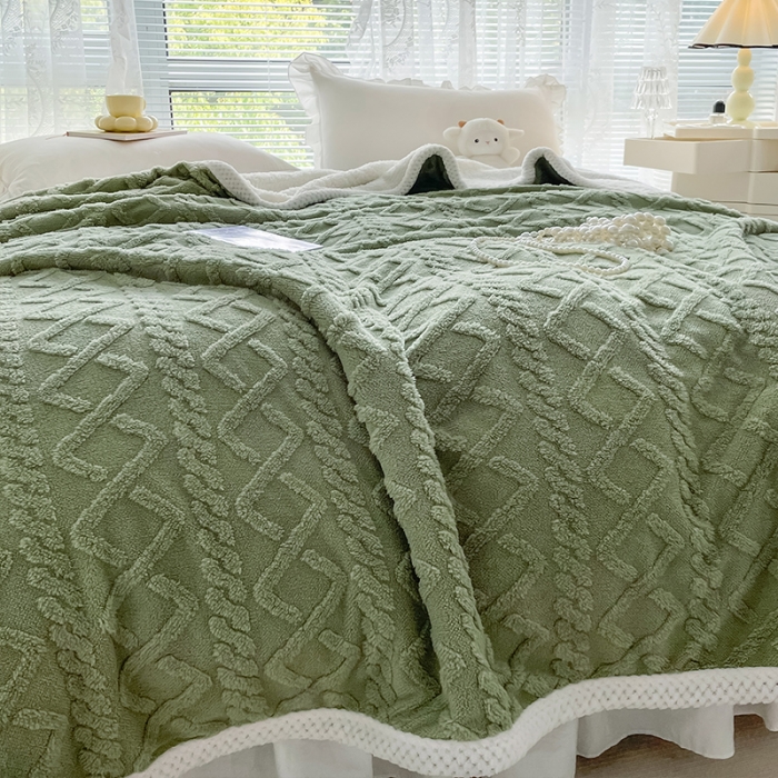 91家纺网 家纺一手货源 找家纺 安哆啦 2022新款塔芙绒提花剪花羊羔绒双面复合毛毯毯子 抹茶绿