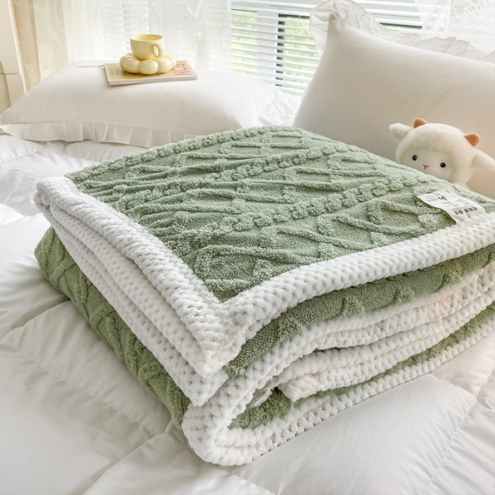 91家纺网 家纺一手货源 找家纺 安哆啦 2022新款塔芙绒提花剪花羊羔绒双面复合毛毯毯子 抹茶绿