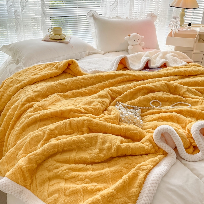 91家纺网 家纺一手货源 找家纺 安哆啦 2022新款塔芙绒提花剪花羊羔绒双面复合毛毯毯子 生姜黄
