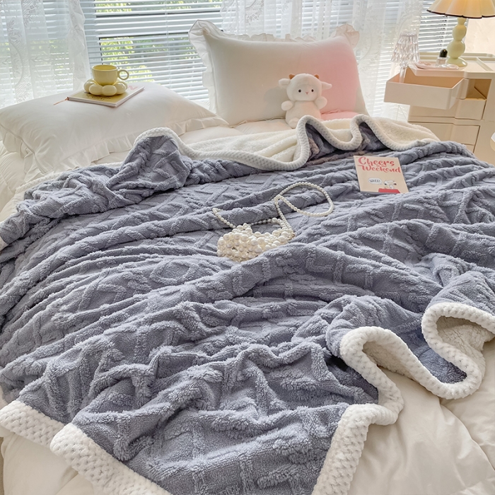 91家纺网 家纺一手货源 找家纺 安哆啦 2022新款塔芙绒提花剪花羊羔绒双面复合毛毯毯子 雾霾蓝