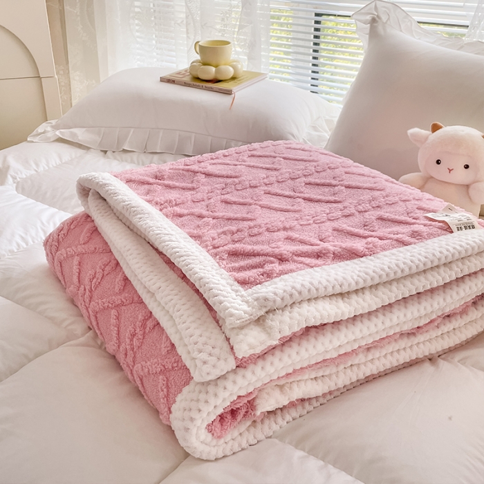 91家纺网 家纺一手货源 找家纺 安哆啦 2022新款塔芙绒提花剪花羊羔绒双面复合毛毯毯子 樱花粉