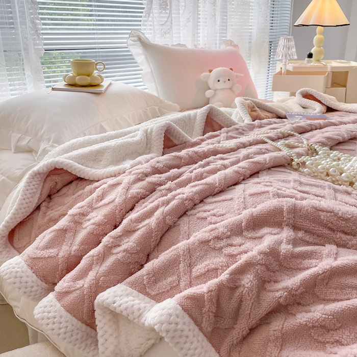 91家纺网 家纺一手货源 找家纺 安哆啦 2022新款塔芙绒提花剪花羊羔绒双面复合毛毯毯子 玉粉色