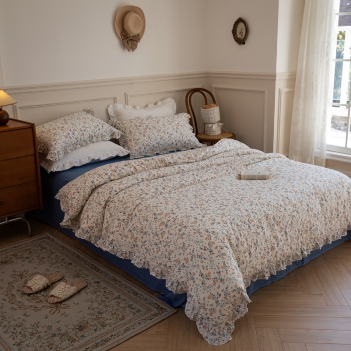 91家纺网 家纺一手货源 找家纺 淑女公社家纺2022新款纯棉双层纱花边款四件套 亚麻蓝花