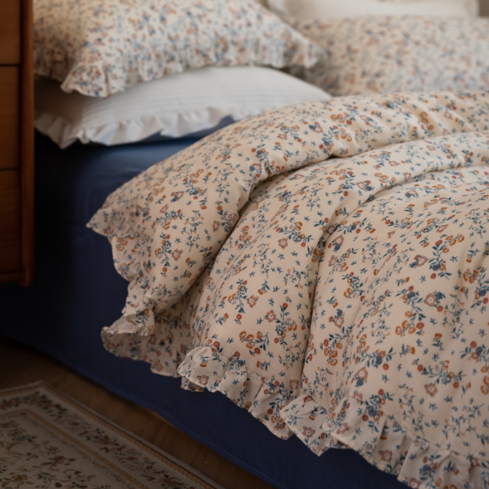 91家纺网 家纺一手货源 找家纺 淑女公社家纺2022新款纯棉双层纱花边款四件套 亚麻蓝花