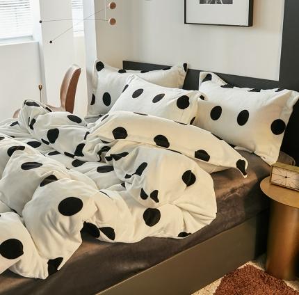 91家纺网 家纺一手货源 找家纺 （总）艾佳2025新款牛奶绒金典黑白四件套-风格4