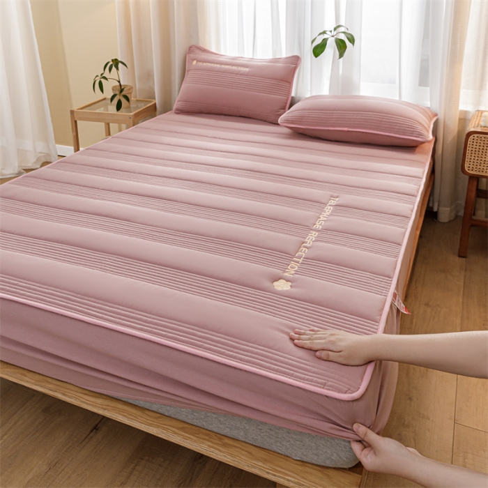 91家纺网 家纺一手货源 找家纺 鑫钰 2023色织水洗纯棉全棉夹棉绣花床笠夹棉枕套邂逅温馨粉