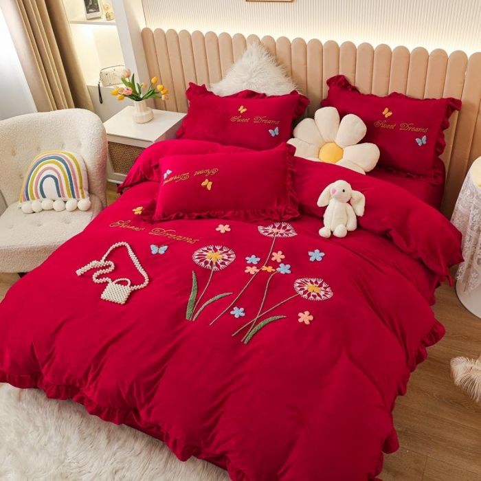 91家纺网 家纺一手货源 找家纺 唐人居2025新款宝宝绒毛巾绣花边四件套-蒲公英之恋 -酱红