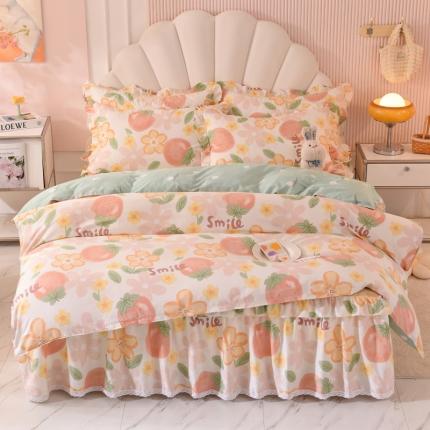 91家纺网 家纺一手货源 找家纺 美达2025全棉蕾丝小花边半夹棉床裙四件套 笑脸草莓