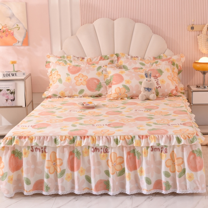 91家纺网 家纺一手货源 找家纺 美达 2025全棉蕾丝小花边单床裙 笑脸草莓