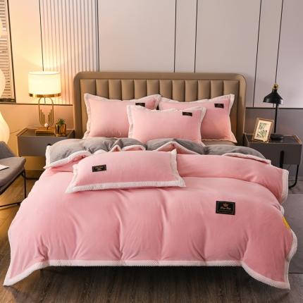 91家纺网 家纺一手货源 找家纺 澳洲羽2024新款防静电高克重纯色丝滑宽边牛奶绒四件套粉-灰