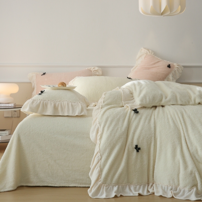 91家纺网 家纺一手货源 找家纺 玛奇朵  2022高克重进口泰迪绒三件套四件套-仙朵系列 仙朵-白