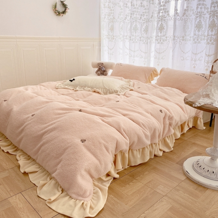 91家纺网 家纺一手货源 找家纺 玛奇朵 2022秋冬新款泰迪绒刺绣系列四件套 泰迪-粉色