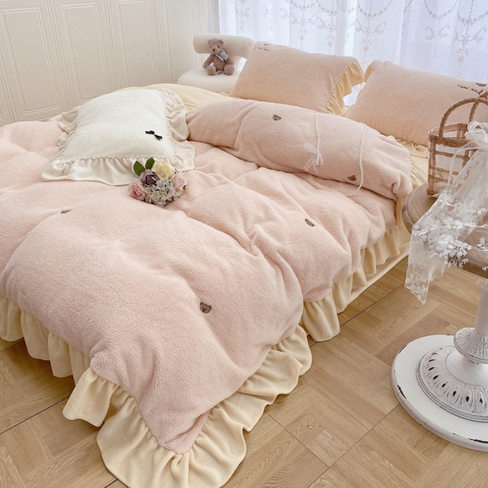 91家纺网 家纺一手货源 找家纺 玛奇朵 2022秋冬新款泰迪绒刺绣系列四件套 泰迪-粉色