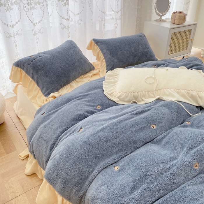 91家纺网 家纺一手货源 找家纺 玛奇朵 2022秋冬新款泰迪绒刺绣系列四件套 泰迪-蓝色