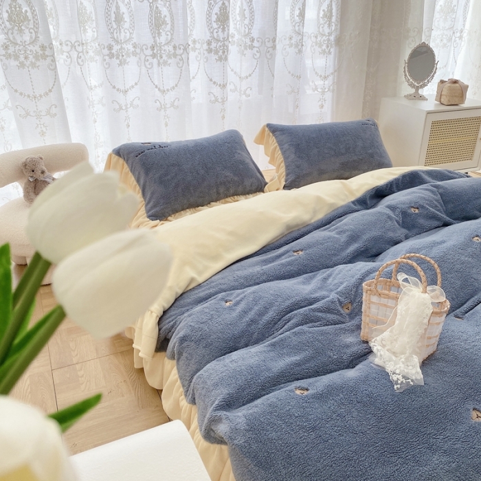 91家纺网 家纺一手货源 找家纺 玛奇朵 2022秋冬新款泰迪绒刺绣系列四件套 泰迪-蓝色