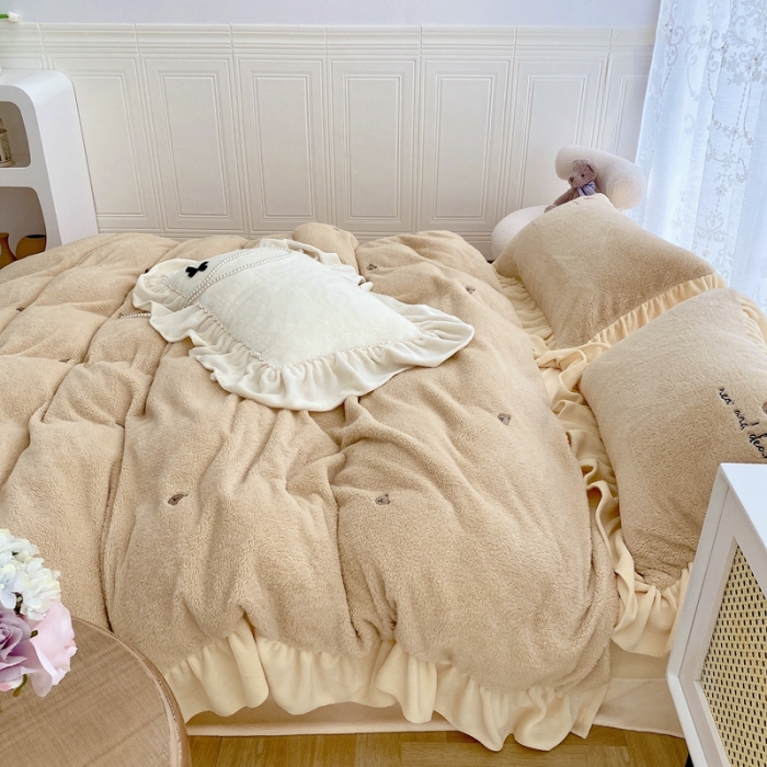 91家纺网 家纺一手货源 找家纺 玛奇朵 2022秋冬新款泰迪绒刺绣系列四件套 泰迪-栗色