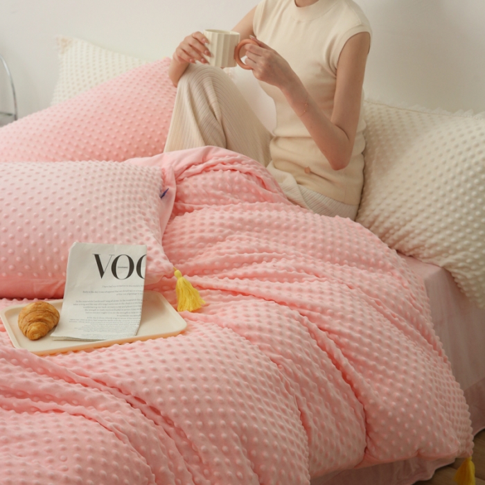 91家纺网 家纺一手货源 找家纺 玛奇朵 2022升级版A类豆豆绒流苏系列三件套四件套 豆豆绒-芭比粉