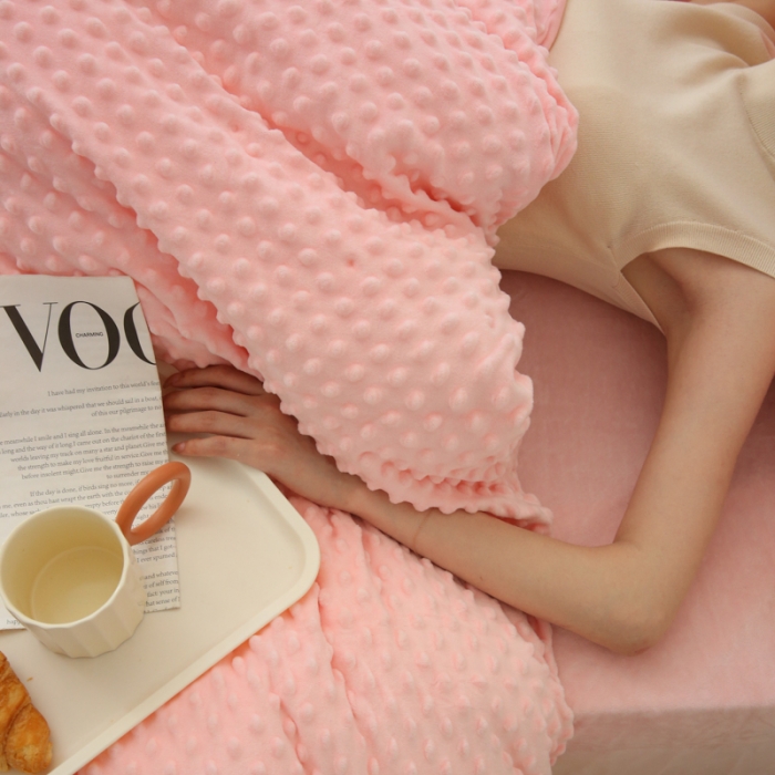 91家纺网 家纺一手货源 找家纺 玛奇朵 2022升级版A类豆豆绒流苏系列三件套四件套 豆豆绒-芭比粉