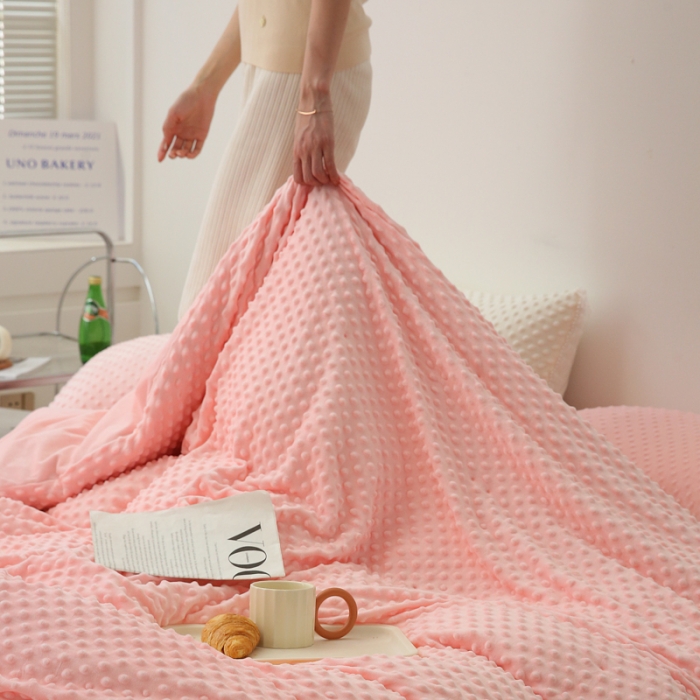 91家纺网 家纺一手货源 找家纺 玛奇朵 2022升级版A类豆豆绒流苏系列三件套四件套 豆豆绒-芭比粉