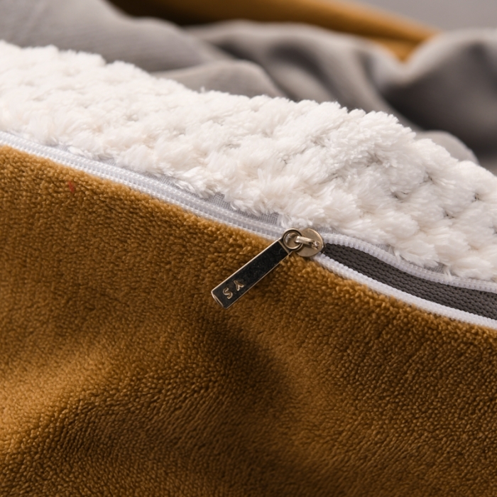 91家纺网 家纺一手货源 找家纺 澳洲羽2024新款防静电高克重纯色丝滑宽边牛奶绒四件套咖-灰