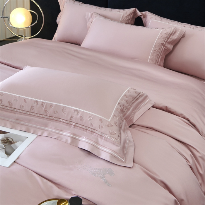 91家纺网 家纺一手货源 找家纺 榻尚2023豹纹刺绣工艺超柔长绒棉四件套赫拉-豆沙粉