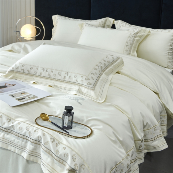 91家纺网 家纺一手货源 找家纺 榻尚2023豹纹刺绣工艺超柔长绒棉四件套赫拉-贵族白