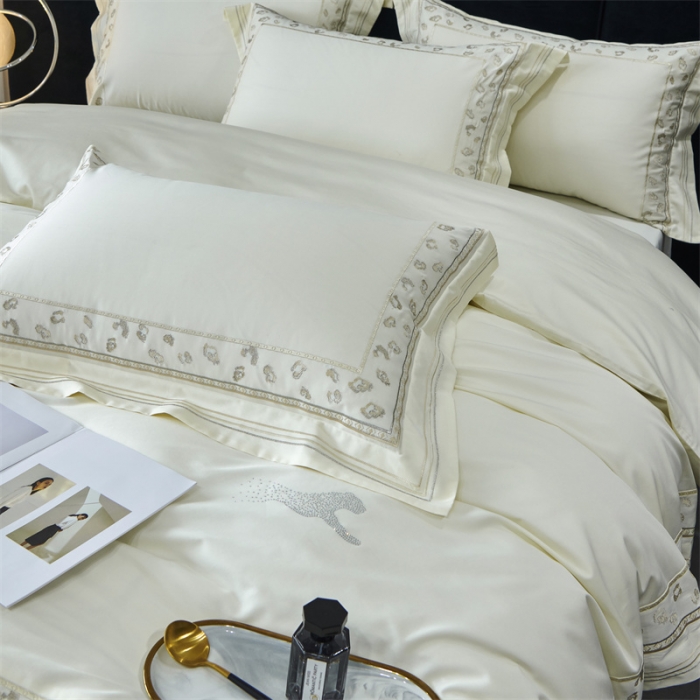 91家纺网 家纺一手货源 找家纺 榻尚2023豹纹刺绣工艺超柔长绒棉四件套赫拉-贵族白