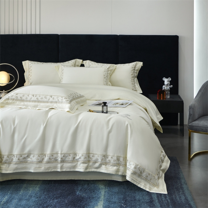 91家纺网 家纺一手货源 找家纺 榻尚2023豹纹刺绣工艺超柔长绒棉四件套赫拉-贵族白