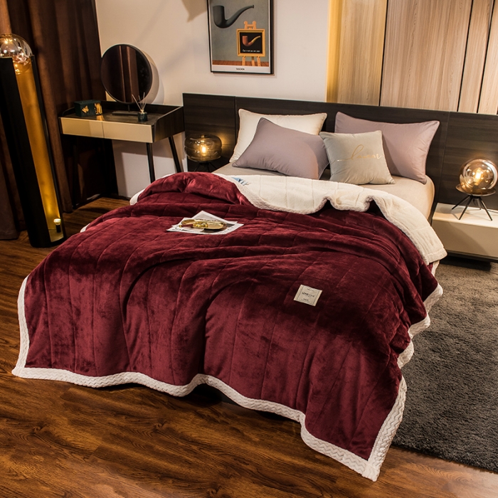 91家纺网 家纺一手货源 找家纺 慕木 2025新款三层牛奶绒夹棉毛毯被 酒红+羊羔绒+白