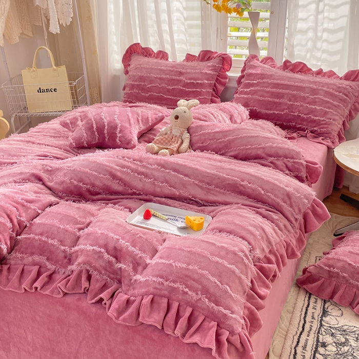 91家纺网 家纺一手货源 找家纺 欧冠家纺 2022新款 高端牛奶绒提花四件套 豆沙红