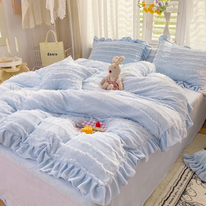 91家纺网 家纺一手货源 找家纺 欧冠家纺 2022新款 高端牛奶绒提花四件套 静谧蓝