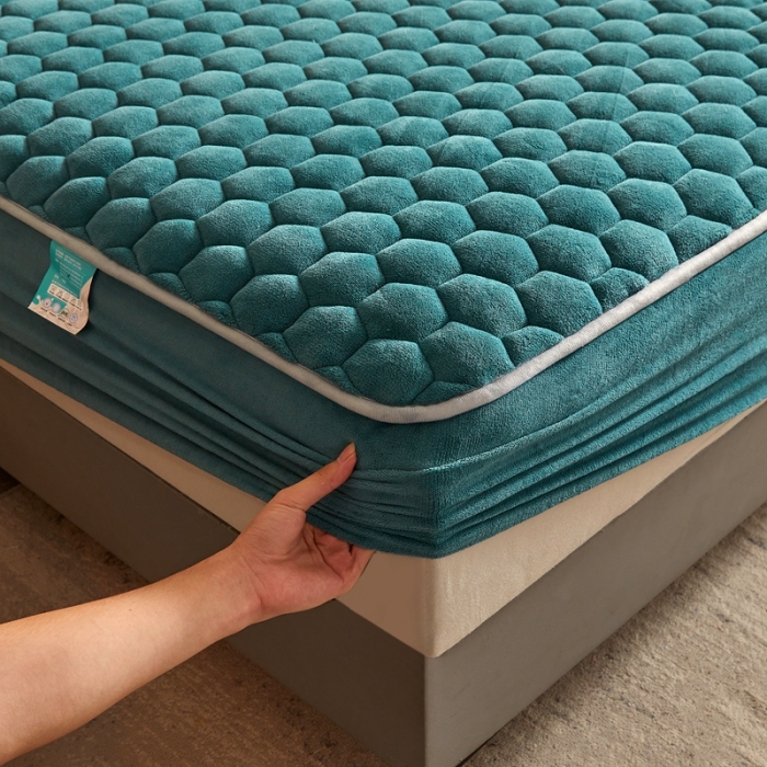 91家纺网 家纺一手货源 找家纺 柔品 2025新款牛奶绒床笠 湖绿