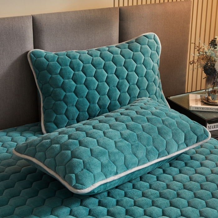 91家纺网 家纺一手货源 找家纺 柔品 2025新款牛奶绒床笠 湖绿