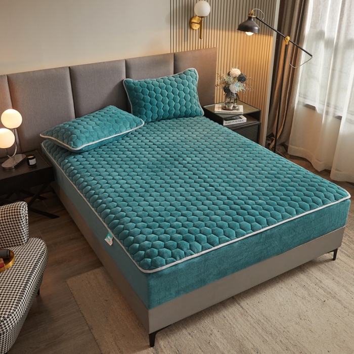 91家纺网 家纺一手货源 找家纺 柔品 2025新款牛奶绒床笠 湖绿